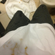 Illustration for article titled Early This Morning Delonte West Tweeted A Picture Of His Vomit-Soiled Clothes From The Bathroom